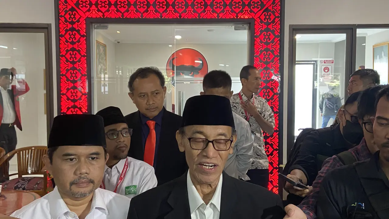Ketua DPP PDI Perjuangan (PDIP) Bidang Keagamaan dan Kepercayaan kepada Tuhan Prof. Hamka Haq (Liputan6.com/Muhammad Radityo Priyasmoro)
