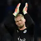 Kiper Leicester City, Kasper Schmeichel saat laga Liga Champions melawan Atletico Madrid di King Power stadium, Leicester, (18/4/2017). (AFP/Ben Stansall)