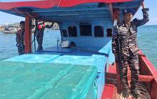 FOTO: TNI AL Amankan Kapal KM Rezeki, Gunakan Bom untuk Tangkap Ikan