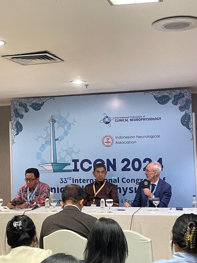 President of International Federation of Clinical Neurophysiology (IFCN), Jonathan Cole menjelaskan tentang pendekatan neurofisiologi.