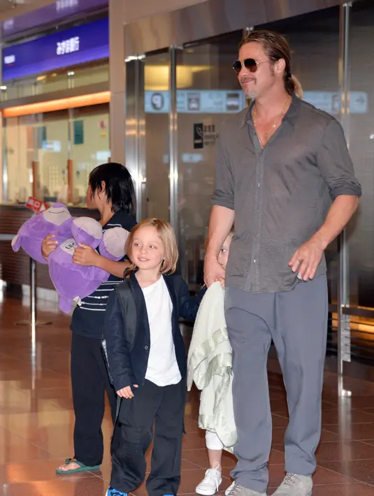 Pihak DCFS mengatakan bahwa dalam masa penyelidikan dan pencarian bukti, baik dari pihak Brad Pitt, Angelina Jolie dan keluarga sangat kooperatif. Hasil akhir membuktikan tidak ditemukan bukti yang mendukung atas tuduhan itu. (AFP/Bintang.com)