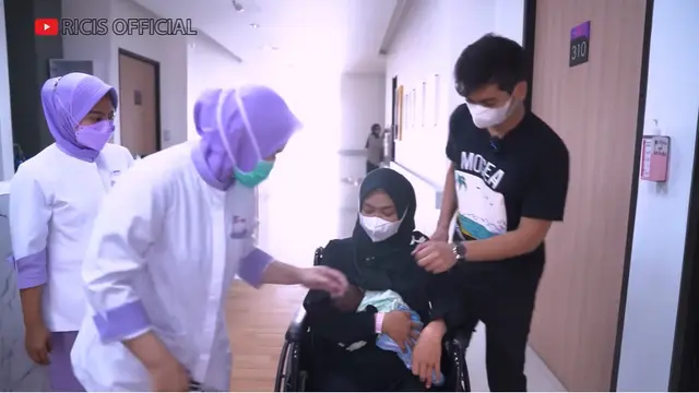 [Fimela] Ria Ricis dan Teuku Ryan