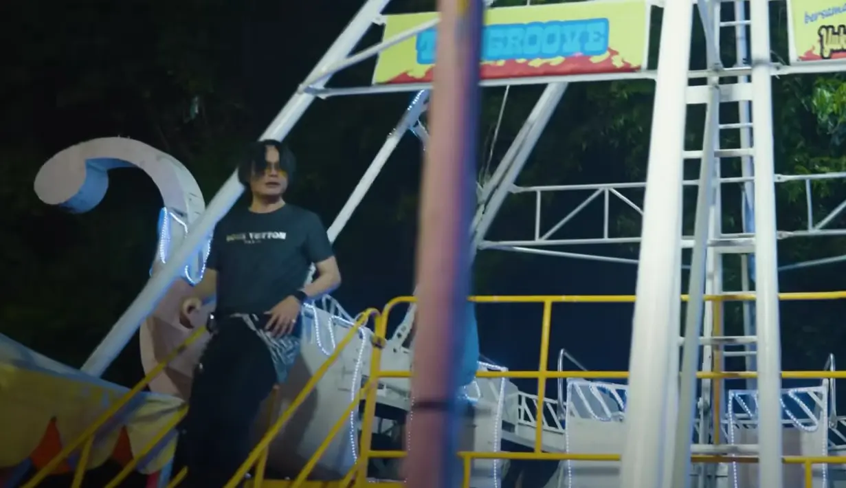 Penampilan Alam Mbah Dukun sebagai cameo di Lineup Announcement Synchronize Fest 2022. (Foto: YouTube/demajorsTV)