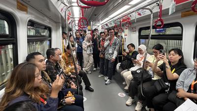LRT Kelapa Gading-Manggarai Diuji Coba, Warga Bisa Naik Tanpa Bayar