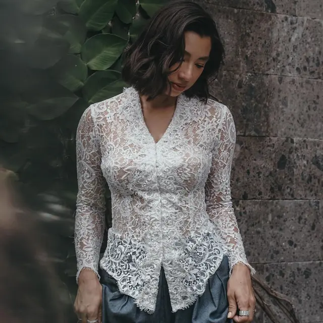 Deretan Gaya Public Figure Pakai Kebaya Kartini di Hari Kartini 2024, Luna Maya hingga Jennifer Bachdim