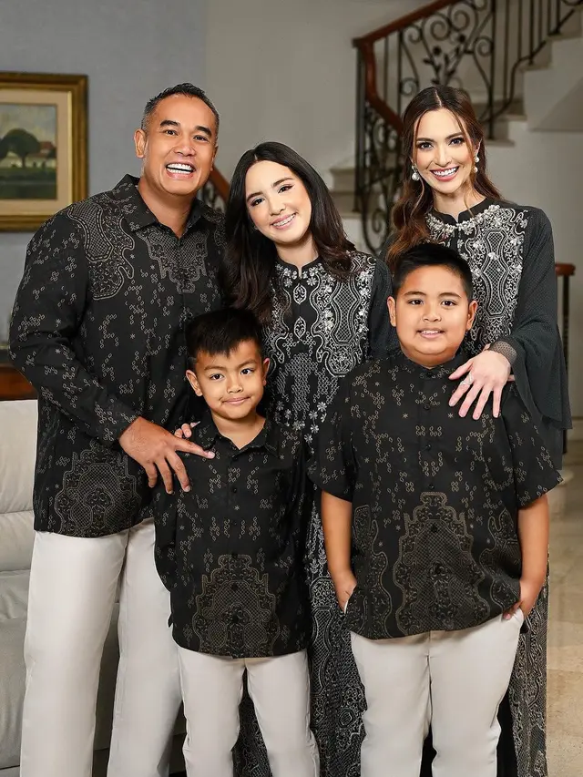 Warisi Bakat Nia Ramadhani, Pesona Mikhayla Bakrie Debut jadi Model Busana Ramadan dan Lebaran