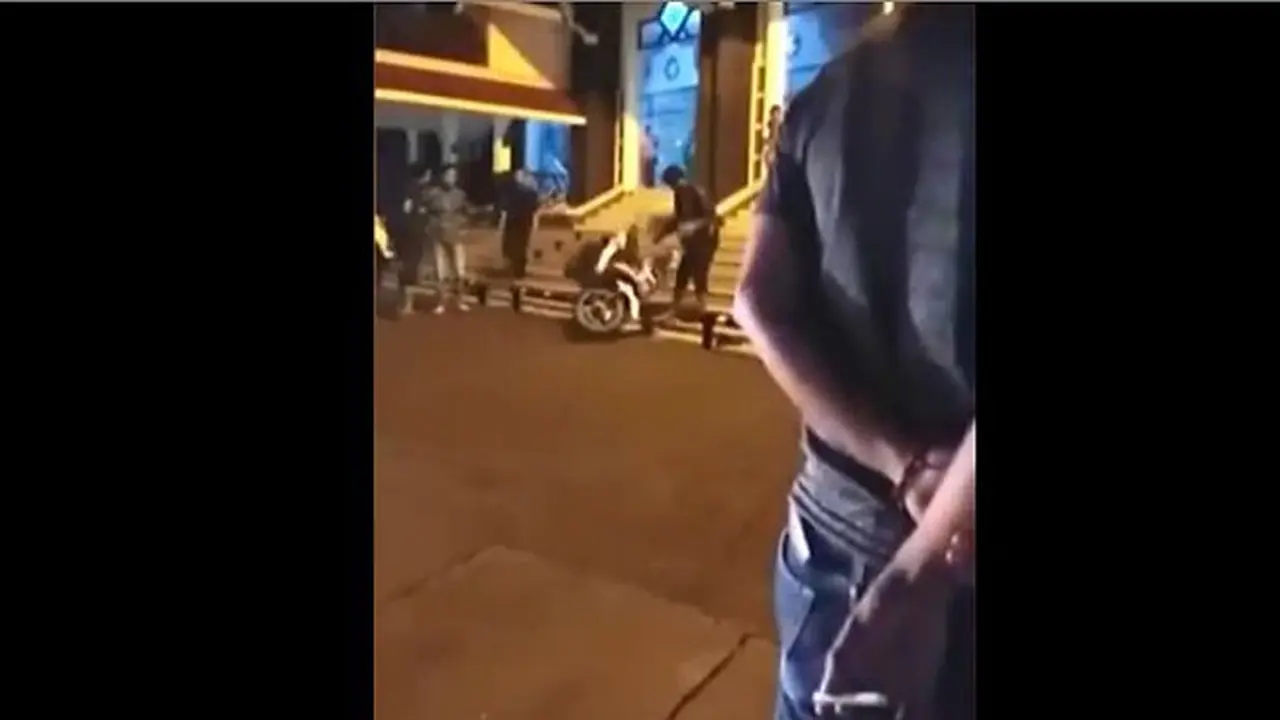 Tak Terima Ditegur Motornya Masuk Masjid, Pria Ini Mengamuk