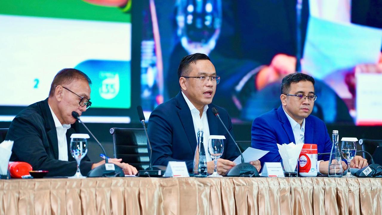 Direktur Utama Pertamina Simon Aloysius Mantiri Saat Konferensi Pers Capaian Kinerja PT Pertamina