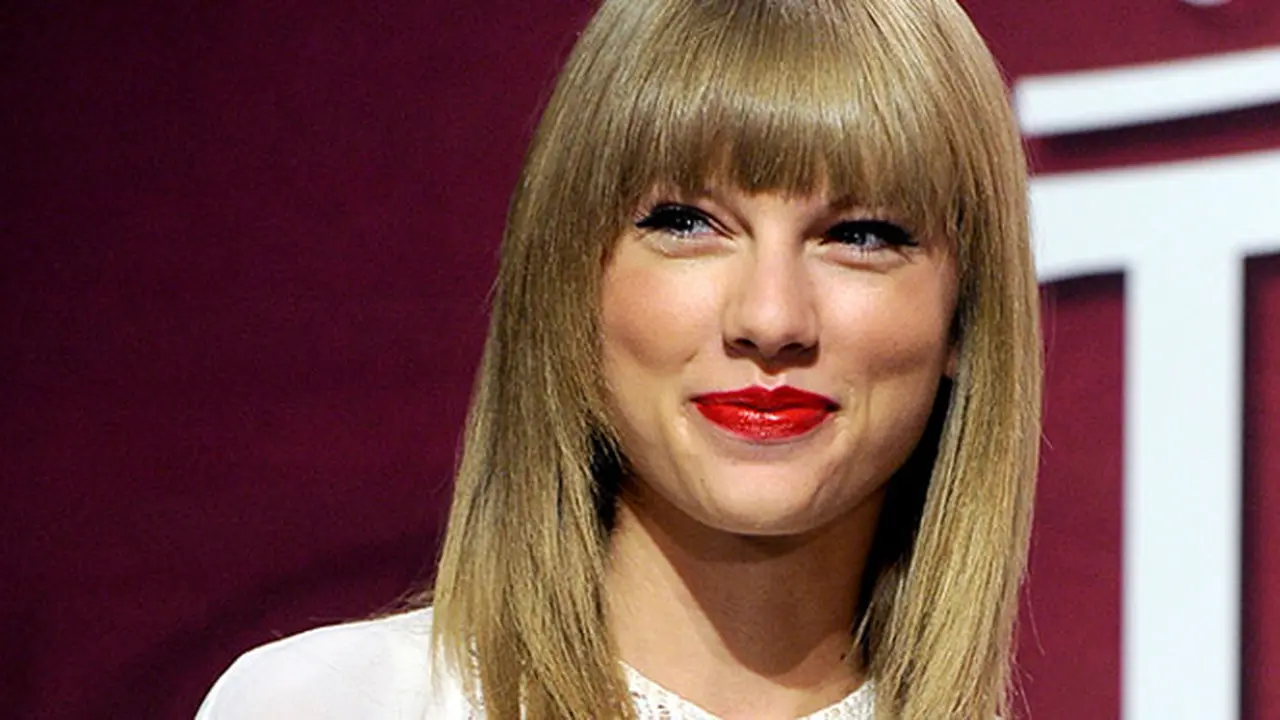 taylor-swift-131227b.jpg