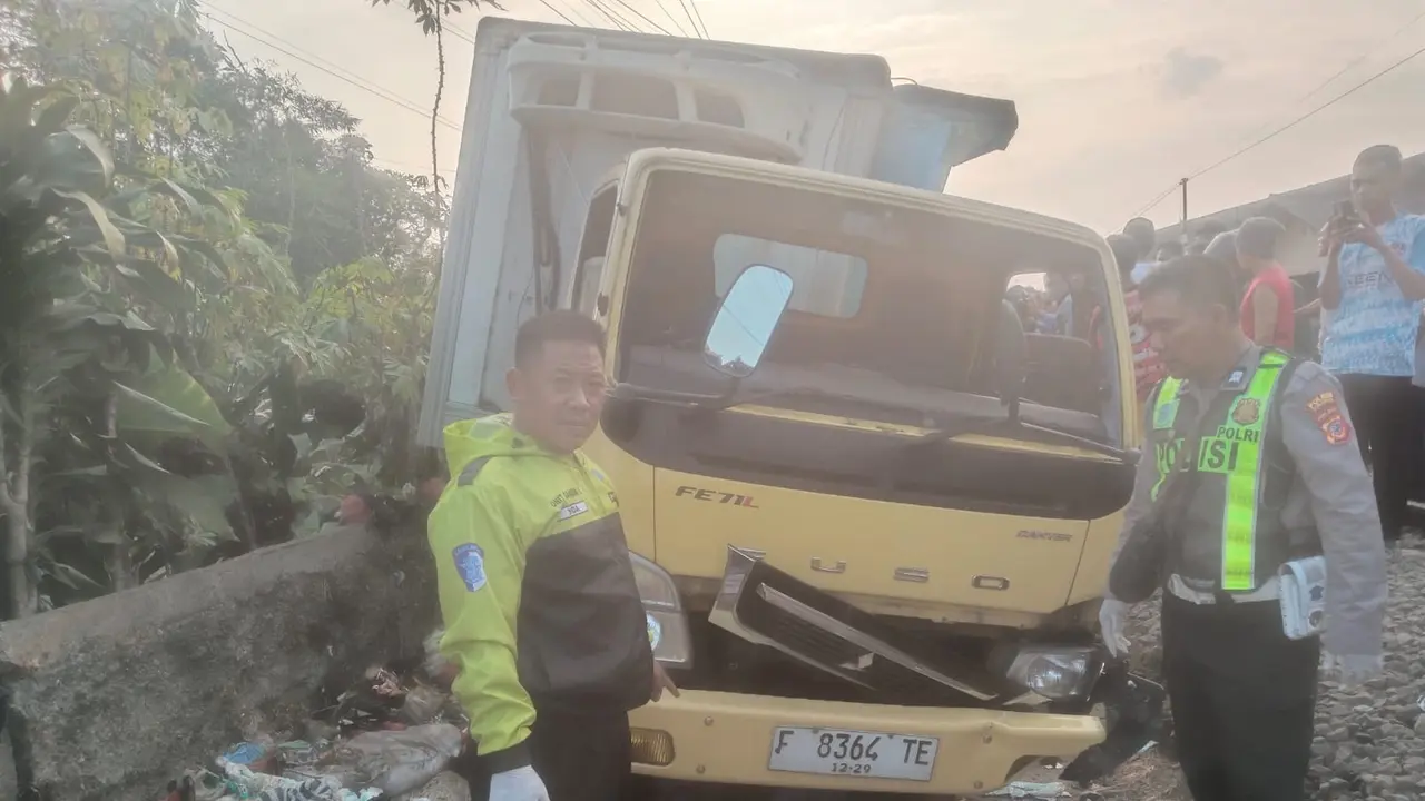 Truk Tertemper KA Pangrango