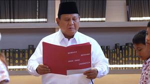Momen Prabowo Bacakan Ikrar Sumpah Pemuda Bersama Siswa SD