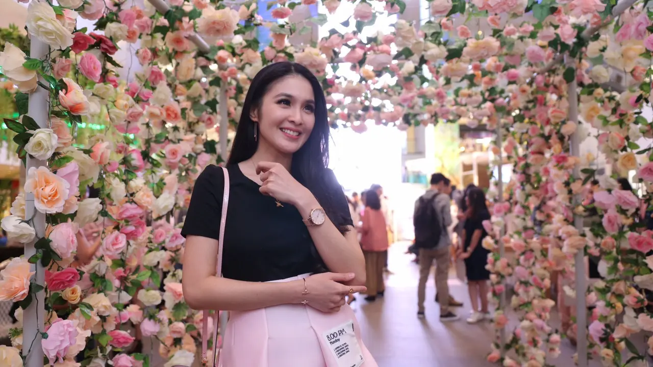 [Bintang] Sandra Dewi