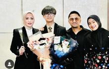Cantik & Bikin Pangling, Potret Christy Jusung Berhijab di Wisuda Putra Gantengnya Bersama Hengky Kurniawan
