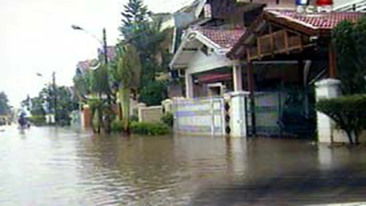 010202bBanjirKlpGading.jpg