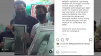 Menteri Badan Usaha Milik Negara (BUMN) Erick Thohir membeli lukisan potret dirinya dari komunitas seniman jalanan di Bogor. instagram @erickthohir