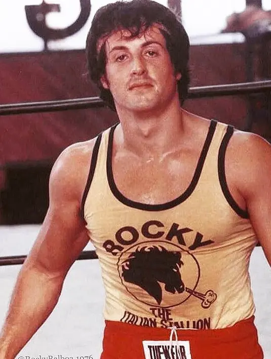 Lewat akun Instagramya yang bernama @officialslystallone, ia pun mengunggah foto dan video. (instagram/officialslystallone)