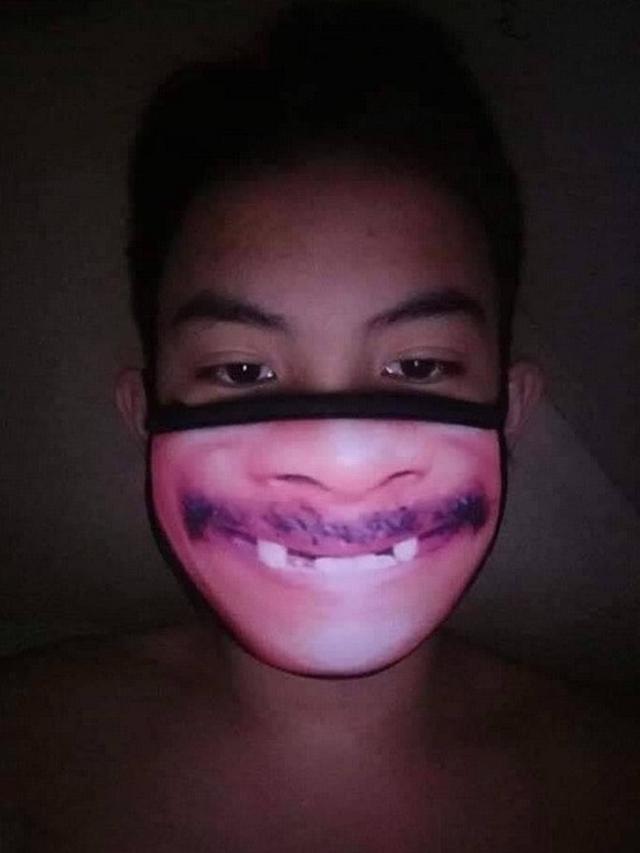 Bikin Terkecoh 6 Masker Dengan Gambar Ekspresi Wajah Ini Kocak