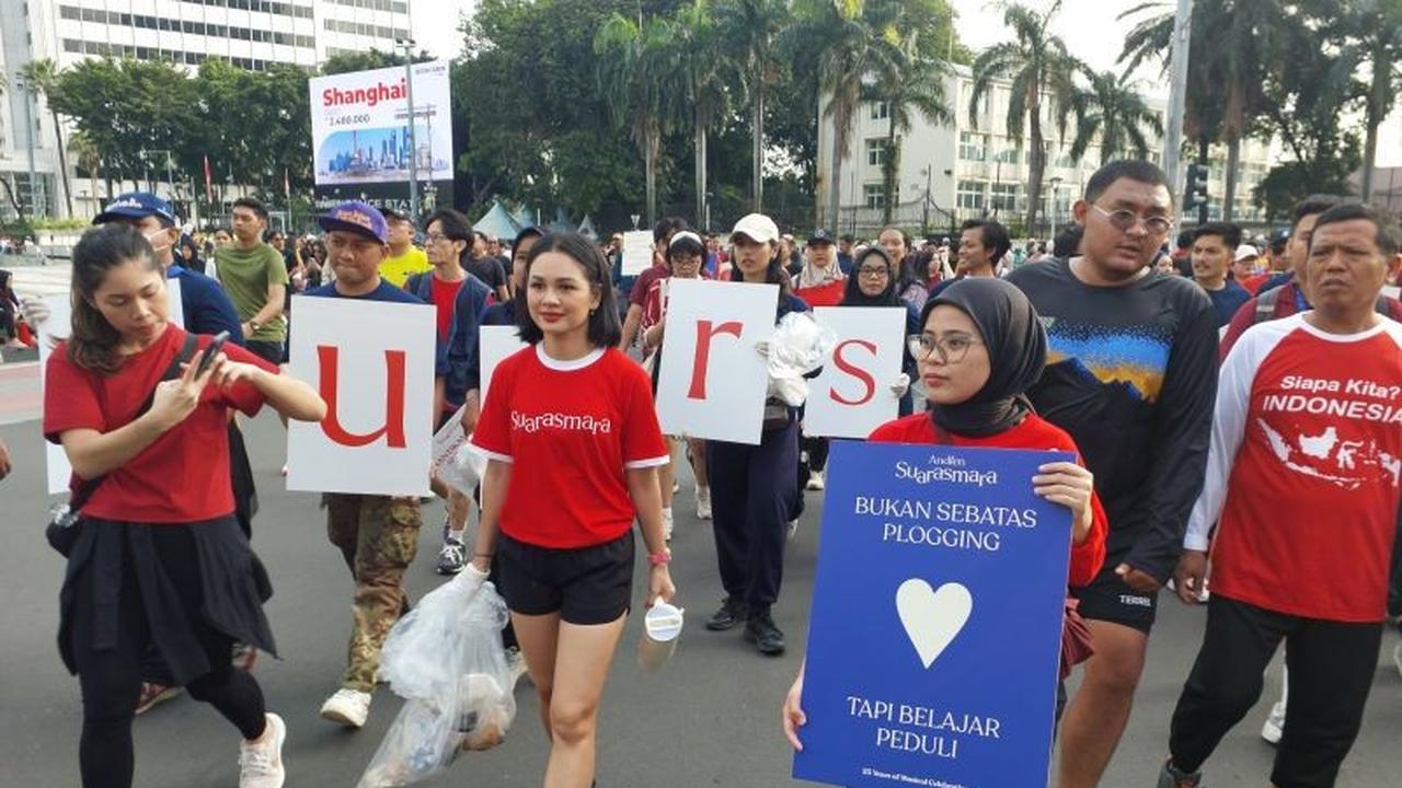 Andien Jaga Lingkungan Sejak Dini, Ajak Anak-anak Pungut Sampah di Pantai: Ini Cara Unik Edukasi Keluarga!