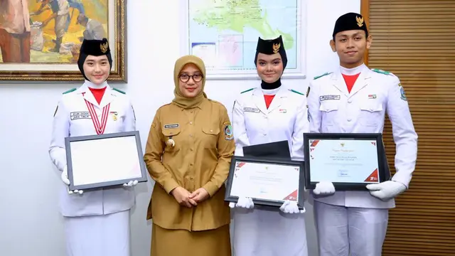 Ayumi Bagikan Cerita Suka Duka saat Jadi Paskibraka Nasional ke Bupati Ipuk