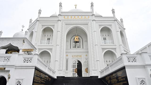 Indahnya Masjid Ramlie Musofa yang Mirip Taj Mahal di Jakarta
