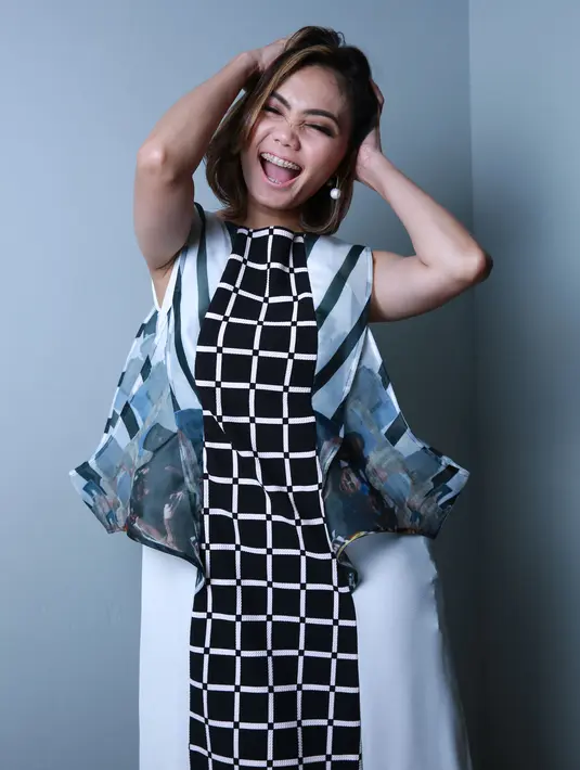 Kabar treatement tanam benang itu terlihat dari video yang diunggah belum lama ini. Dalam video tersebut, ia bersama dokter yang akan menanganinya. (Galih W Satria/dok. Bintang.com)