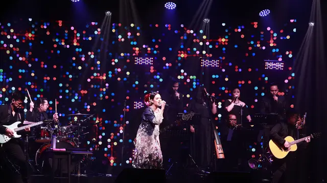 [Fimela] Raisa di Konser Fermata