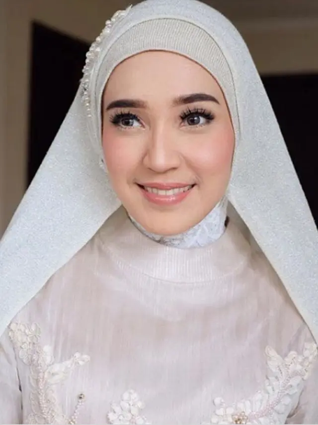 Dhini Aminarti
