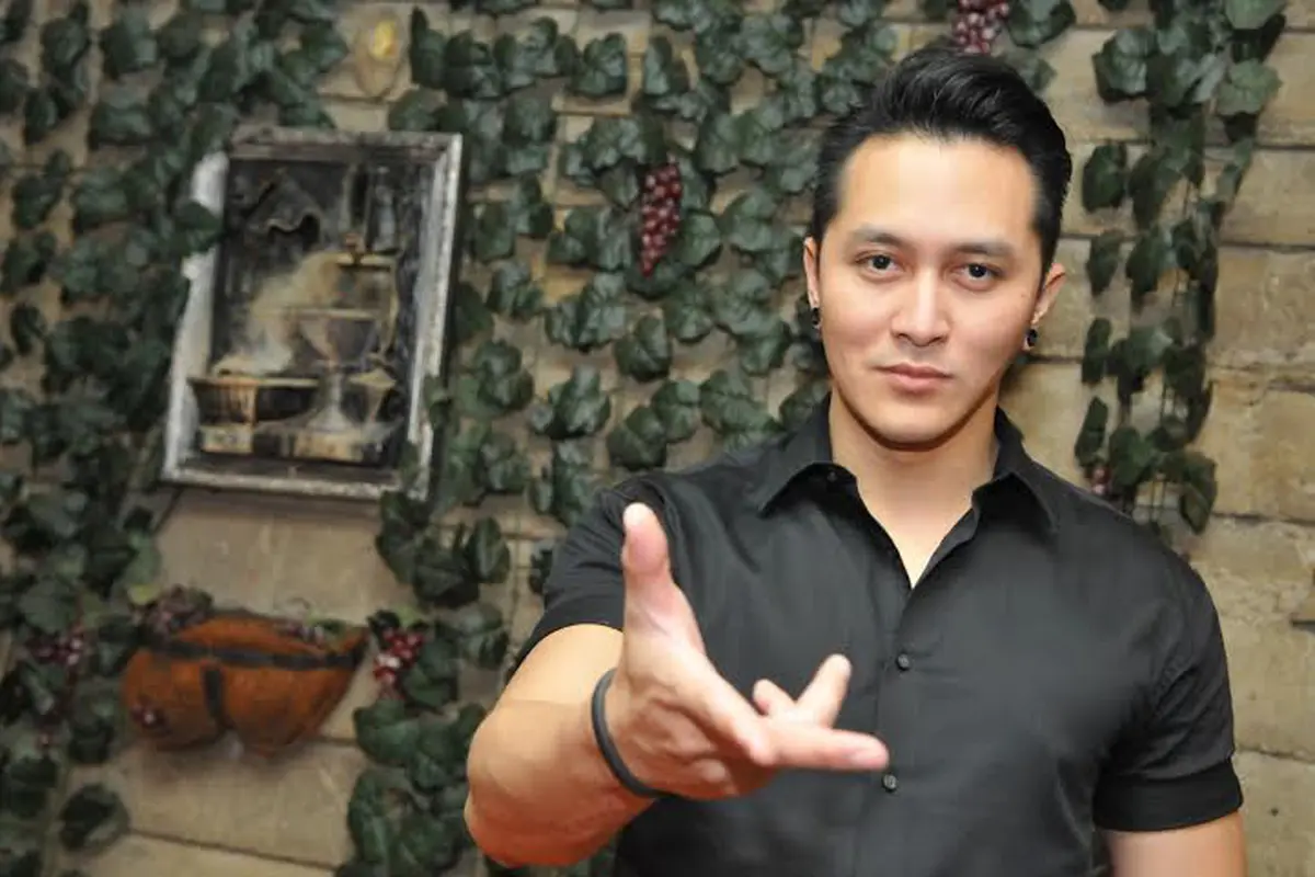 Demian Aditya Suka Digoda Kuntilanak Saat Sedang Bermesraan