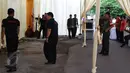 Menjelang lamaran semiformal nanti malam, Kamis (11/6/2015), pengamanan super ketat terlihat di rumah Selvi Ananda di Jalan Kutai Raya, Sumber, Solo, Jateng, Selasa (9/6/2015). (Liputan6.com/Faizal Fanani)