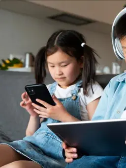 Langkah-langkah yang dapat mengelola screentime anak. (foto: jcomp/freepik)