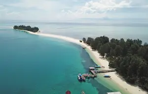 Menginap di Tepi Pantai, Lalu Menjelajah Sisi Lain Morotai