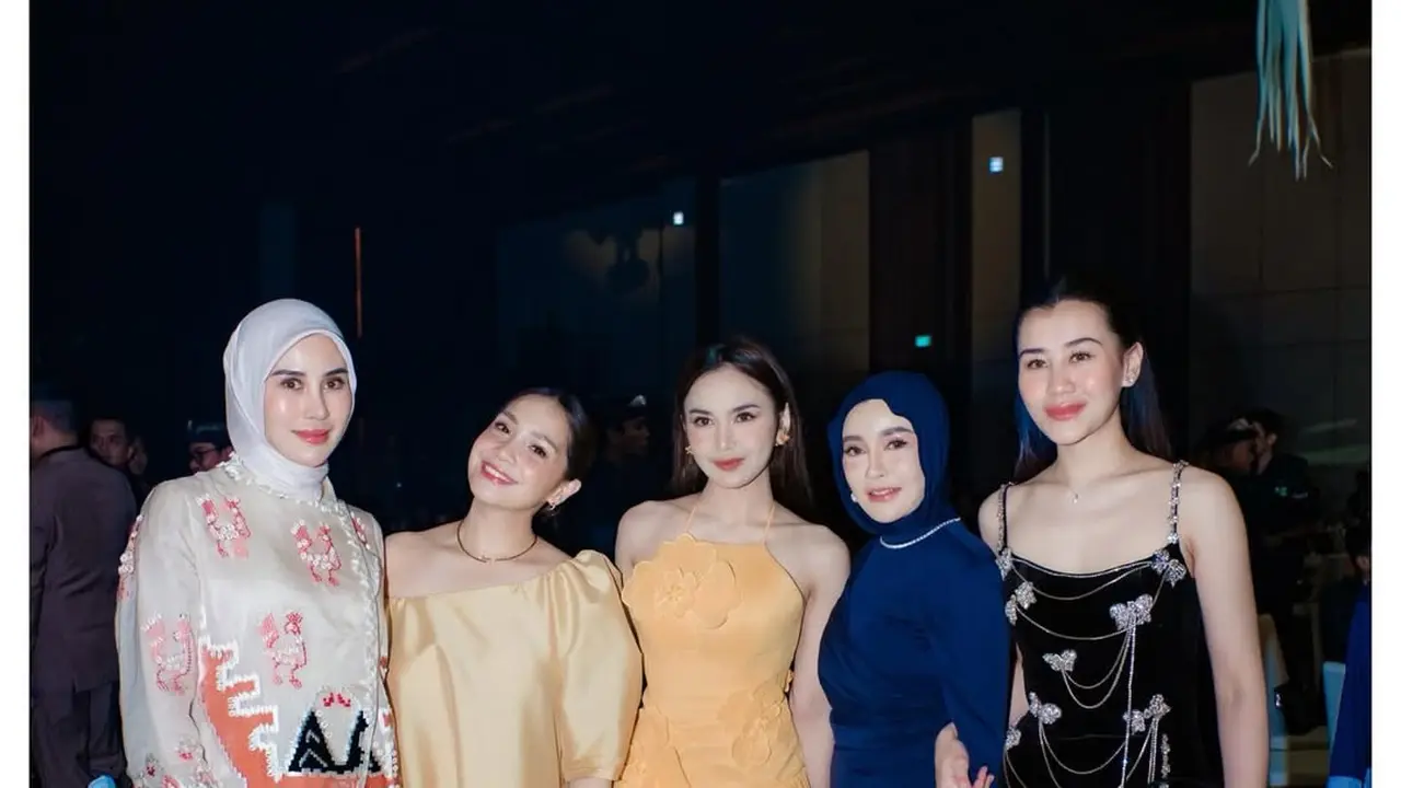 Tampil Kontras dari Aaliyah Massaid, Gaya Mahalini Memesona Pakai Dress Kuning Rp32 Juta Saat Ikut Tren TikTok Dracula Jennie x Tame Impala