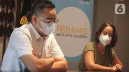 GudangAda menyerahkan 4.000 paket sembako melalui Kamar Dagang dan Industri Indonesia (KADIN) dalam gerakan “PERANG MELAWAN PANDEMI”.  Paket sembako akan didistribusikan ke wilayah pulau Jawa dan ribuan paket susulan secara bertahap ke seluruh wilayah di Indonesia. (Liputan6.com/HO/Agus)