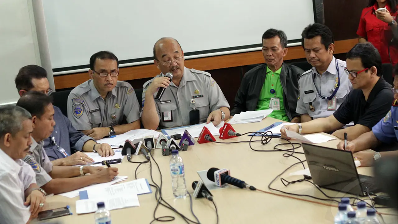 Kemenhub Pastikan AirAsia QZ8501 Hilang Kontak