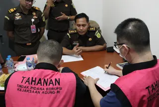 Ada 11 tersangka kasus korupsi ekspor POME yang dilimpahkan Kejagung ke Kejari Jaktim. (Foto: Dokumentasi Kejagung)