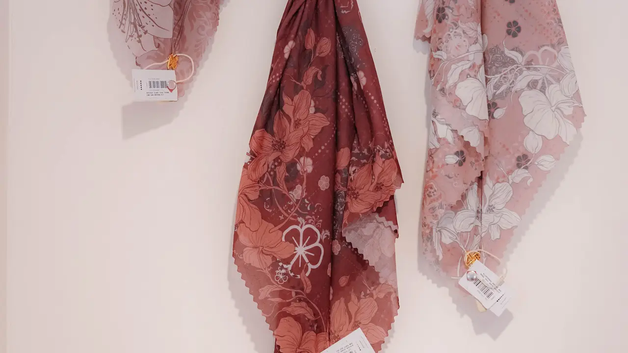 Pilihan Hijab yang Tepat untuk Lengkapi Tampilan Berkelas Saat Kenakan Modest Wear