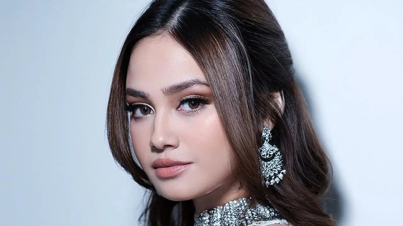 Gaya makeup Syifa Hadju