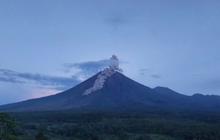 Gunung Semeru Erupsi Dua Kali Pagi Ini, Kolom Abu Capai 1.000 Meter