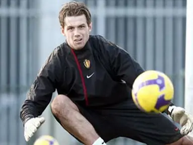 Belgian goalkeeper Logan Bailly during a Belgian National team training session on March 24, 2009 in Genk, to prepare their World Cup soccer qualification match against Bosnia-Herzegovina. AFP PHOTO/YORICK JANSENS
