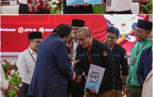 FOTO: Kompak Acungi Jempol dan Tersenyum, Anies dan Cak Imin Resmi Jadi Pasangan Pertama yang Mendaftar Capres dan Cawapres di KPU