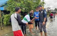 Bupati Banjar H. Saidi Mansyur Serahkan Bantuan Banjir, Warga Diimbau Tetap Waspada