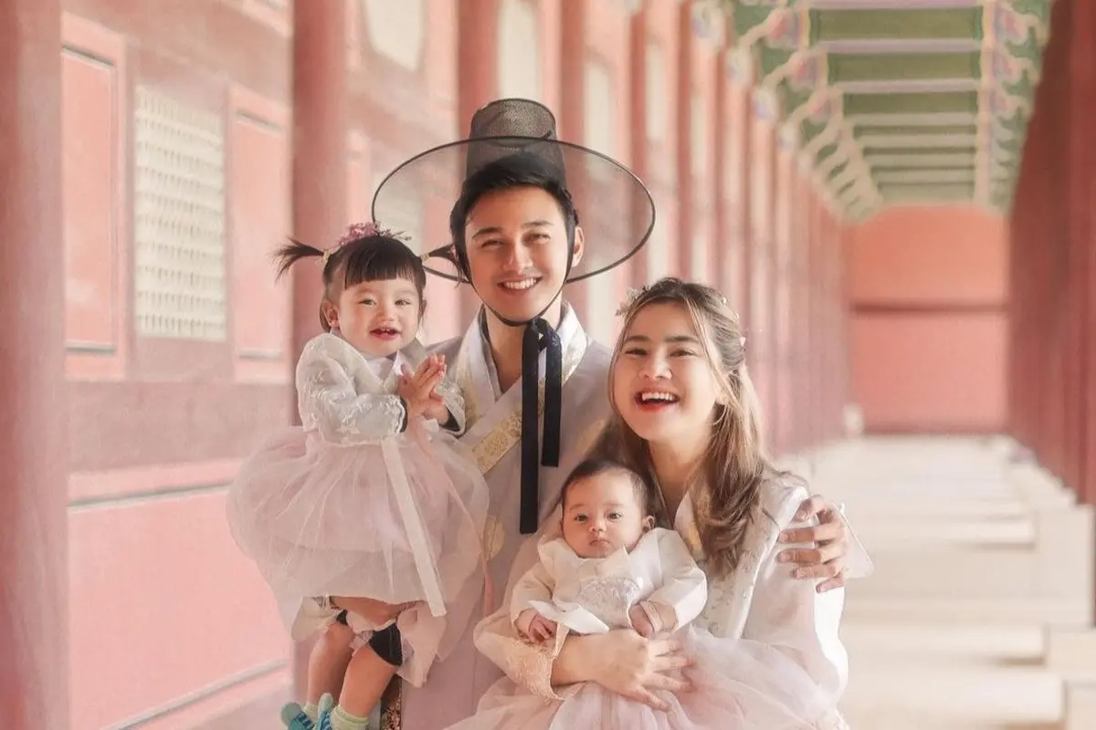 Felicya Angelista dan keluarga kecilnya di Korsel