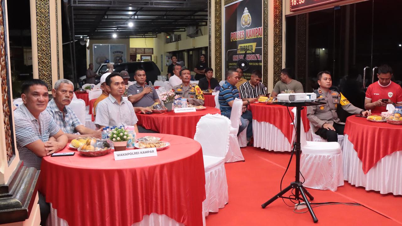 Polres Kampar Gelar Nobar Bersama Komunitas Motor Sampaikan Pesan Pilkada Damai