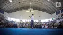 Dalam kampanye perdananya ini Anies mengenakan setelan kemeja putih dan celana hitam. Dia pun berorasi di depan sejumlah pendukungnya yang sudah menunggu sejak pagi tadi. (Liputan6.com/Faizal Fanani)