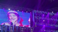 Ini menjadi panggung terakhir bagi Gaby JKT48. Bersama personel lainnya, Gaby melakukan perform di hadapan penonton. Ia pun senang bisa kembali menyapa penggemarnya di hari terakhirnya di sana. (Foto: Instagram/@jkt48gaby)