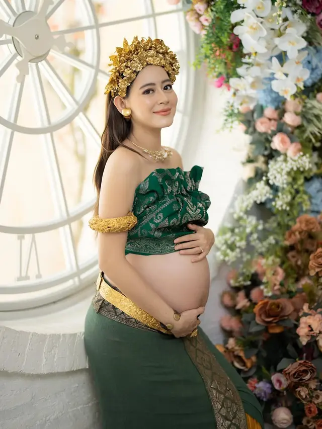 Potret 6 Artis Berdarah Bali Pamer Baby Bump, Mahalini Semakin Pancarkan Pesona