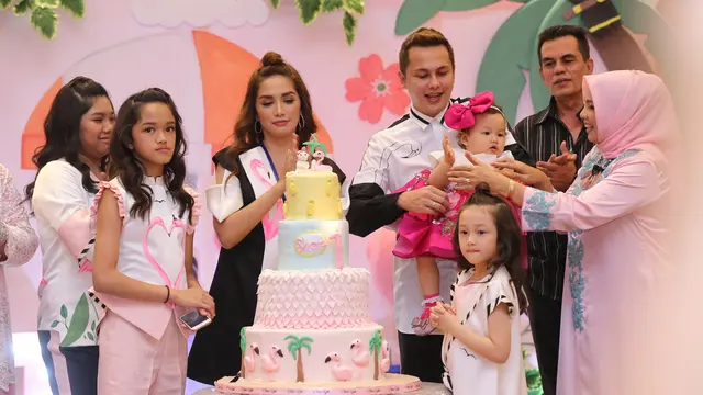 [Bintang] Andhika Pratama dan Ussy Sulistiawaty