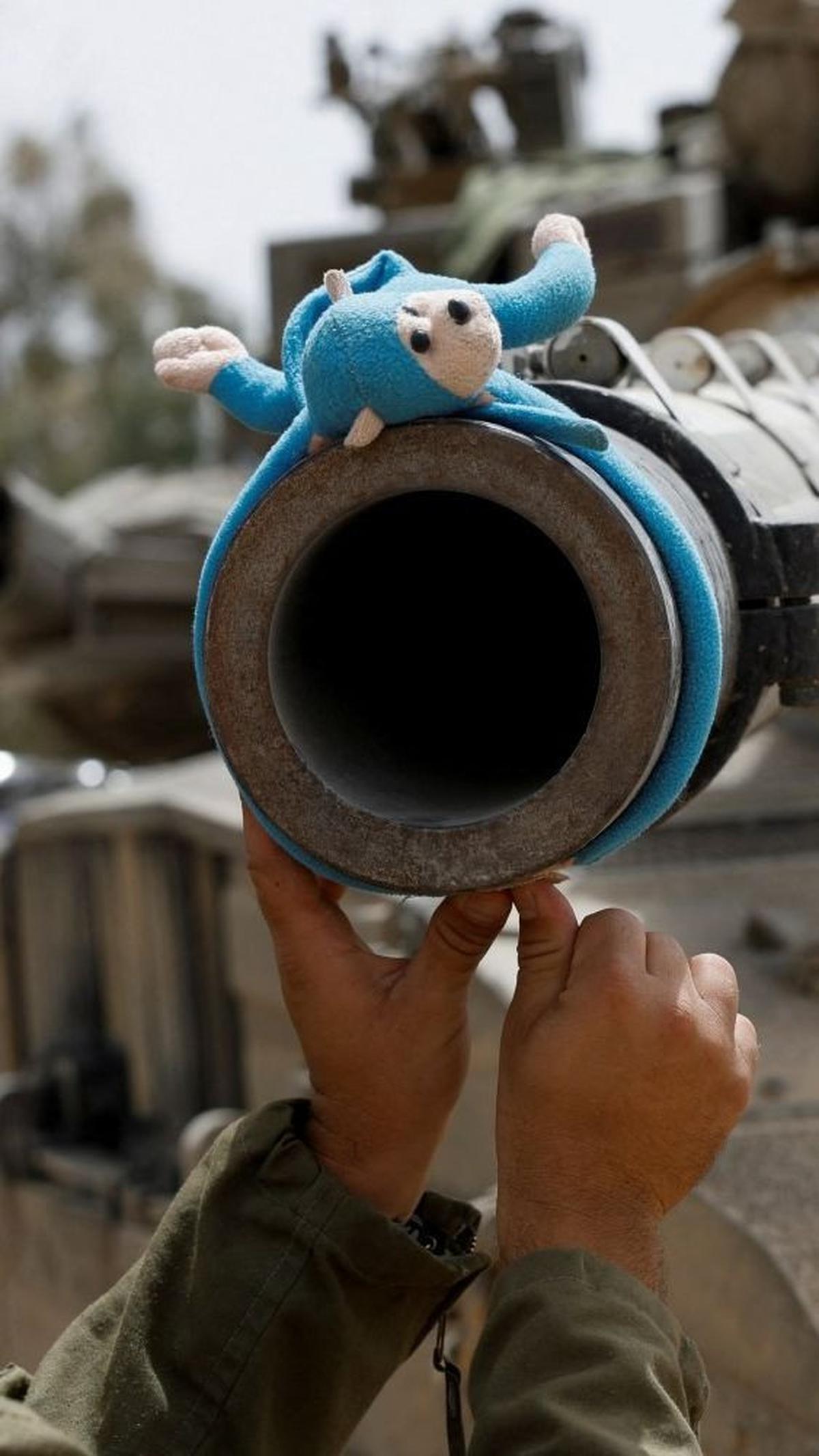 Sejak 7 Oktober 2023, sudah lebih dari 36.000 warga Palestina tewas dalam serangan Israel. Foto: REUTERS / Amir Cohen