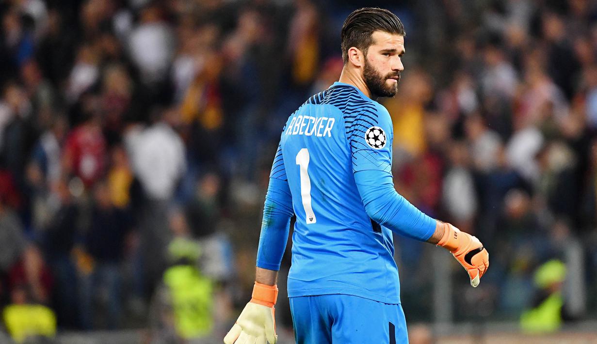 2. Alisson Becker - Dibeli Liverpool dari AS Roma dengan harga 66,8 juta poundsterling. (AFP/Alberto Pizzoli)