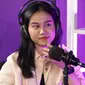 Mayang saat tampil dalam acara Podcast di studio Liputan6.com, Jakarta, Rabu (19/1/2022). Dalam acara bincang ringan tersebut, adik dari mendiang Vannesa Angel tersebut banyak bercerita seputar kehidupan dan karier. (Liputan6.com/Helmi Fithriansyah)